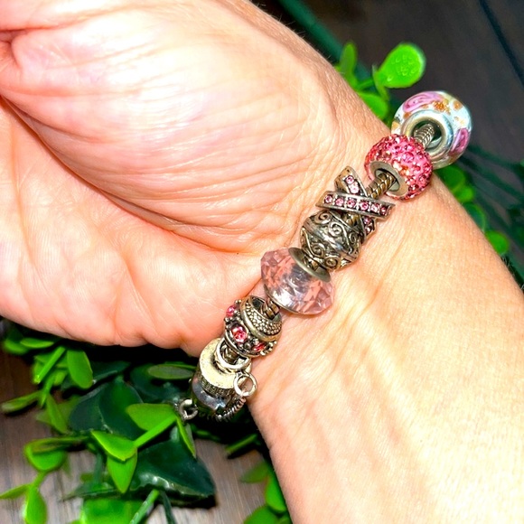 🔥Vintage Charm Bracelet🔥 - Picture 4 of 5